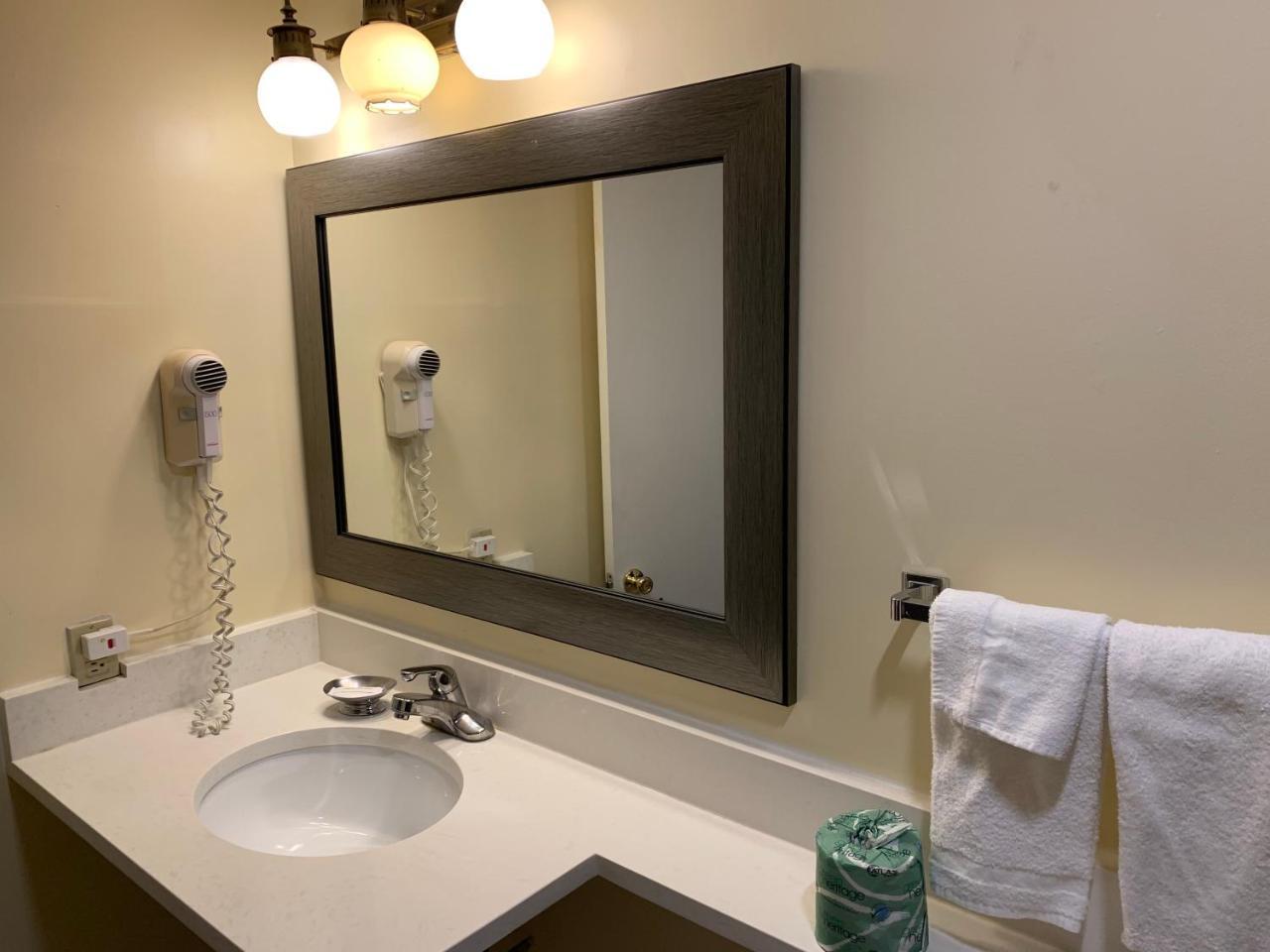 מנצ'סטר Four Winds Country Motel מראה חיצוני תמונה